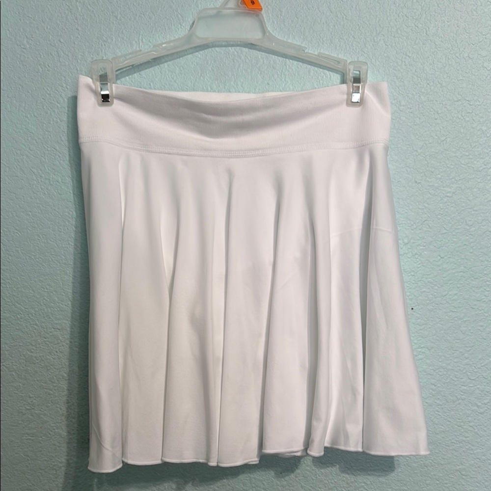 OQQ Women Skort/Shorts Athletic Flowy stretch L NWOT